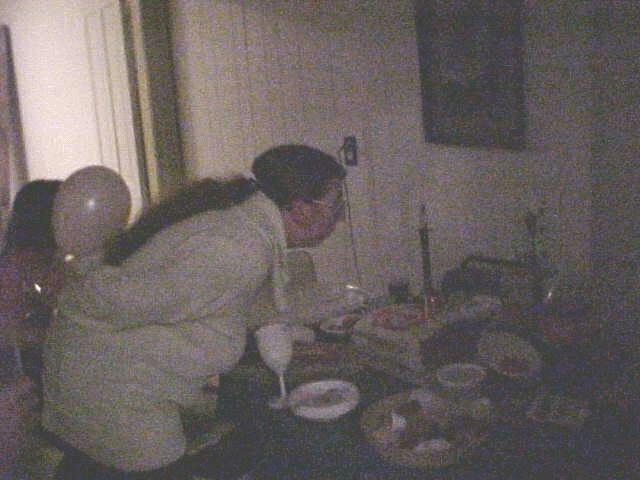 cake1.jpg (155422 bytes)