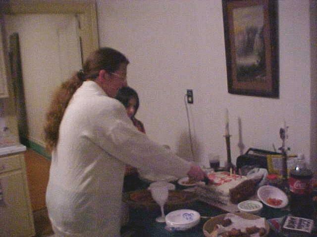 cake2.jpg (123545 bytes)