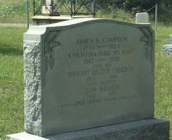 jamescameronfamily.jpg (18836 bytes)