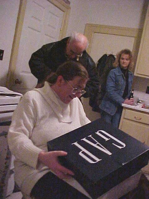 present1.jpg (159895 bytes)